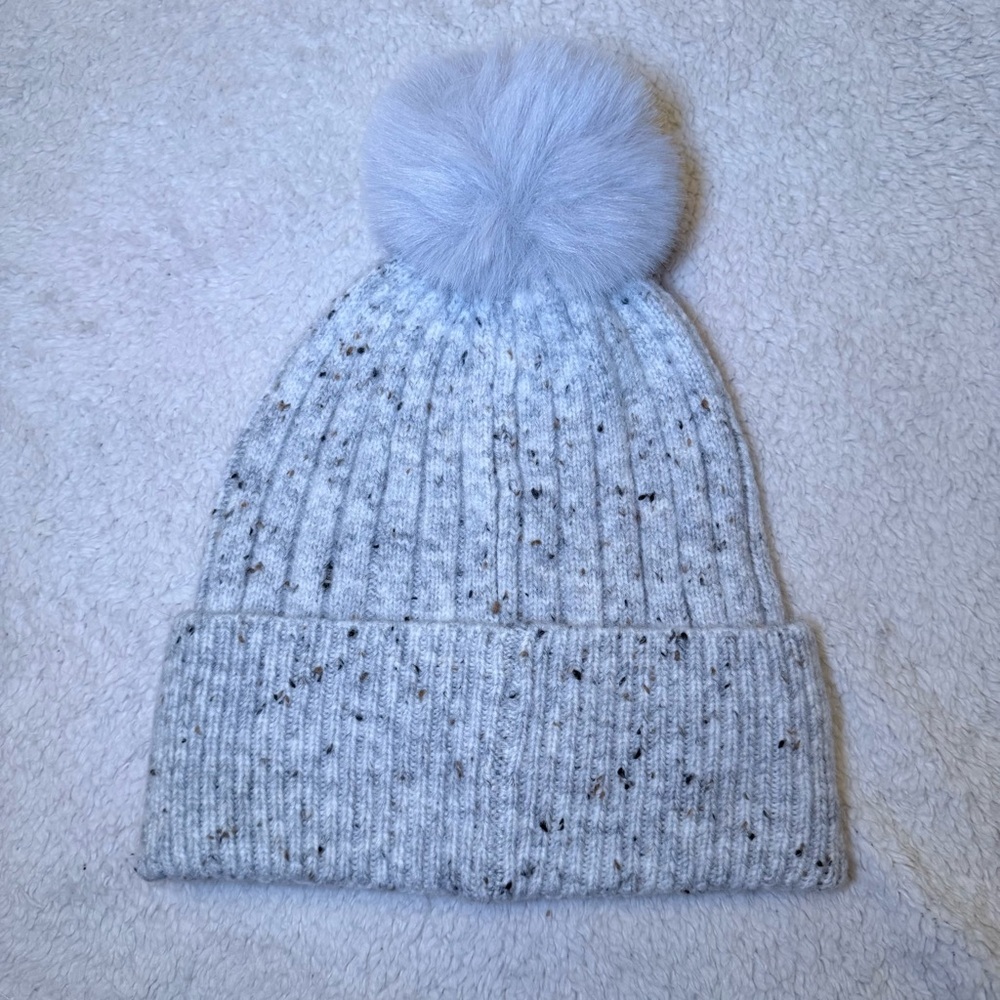 Reitmans Ribbed Beanie with Pompom - Picture 3 of 9